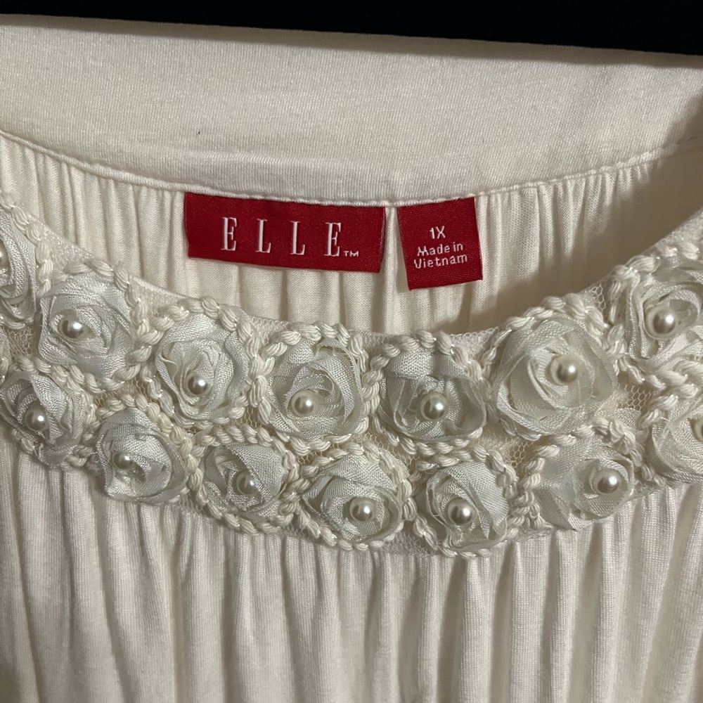 🖤 1X Elle Women's Cream Embroidered Top NWT - Picture 5 of 9